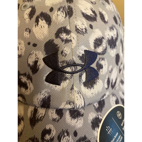 NWT Under Armor Youth Gray Animal Print Stretch Cap Hat One SIze - Picture 2 of 8